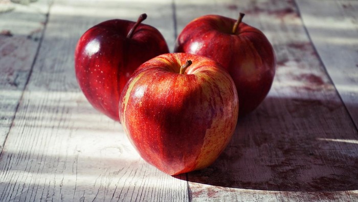 Apel termasuk buah yang tinggi serat dan baik untuk pencernaan