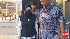 Bupati Sukoharjo Etik Suryani tiba di Gedung Merah Putih Komisi Pemberantasan Korupsi (KPK) setelah terjaring Operasi Tangkap Tangan (OTT) di wilayah Soloraya, Jawa Tengah.