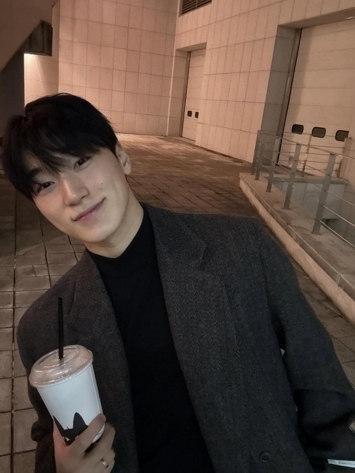 Dalam grup ATEEZ, San menempati posisi sebagai Main Dancer dan Lead Vocalist. Penampilannya yang penuh energi di atas panggung juga sering menjadi sorotan./ Foto: instagram.com/choi3san