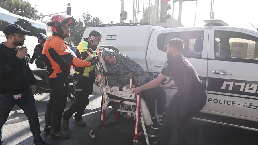 Empat belas wanita dievakuasi dari sebuah salon kecantikan di Yerusalem, Israel, pada Rabu (8/7), setelah diduga mengalami keracunan nan menyebabkan gangguan kesadaran.