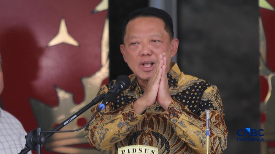 Jaksa Agung Muda Bidang Tindak Pidana Khusus (Jampidsus), Febrie Adriansyah menyampaikan keterangan saat konferesi pers di Gedung Jampidus, Kejaksaan Agung, Jakarta, Jumat (10/7/2026).