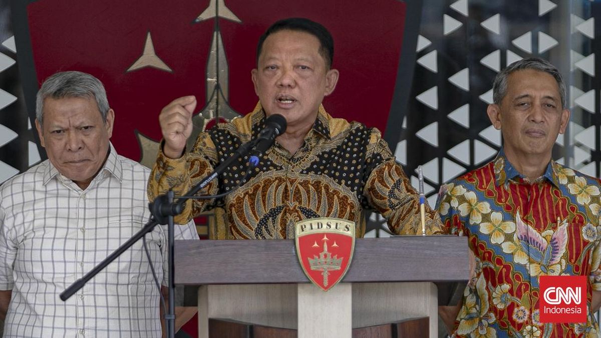 Jaksa Agung Muda Bidang Tindak Pidana Khusus, Febrie Adriansyah memerikan keterangan pers di Gedung Bundar, Kejaksaan Agung, Jakarta, Jumat (10/8/2026).
