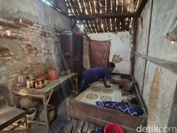Pilu Mbah Sojo, Lansia Nganjuk Sebatang Kara di Rumah Reyot Bekas Kandang