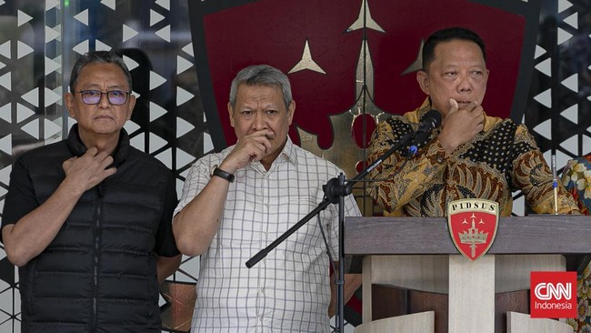Jaksa Agung Muda Bidang Tindak Pidana Khusus, Febrie Adriansyah memerikan keterangan pers di Gedung Bundar, Kejaksaan Agung, Jakarta, Jumat (10/8/2026). CNN Indonesia/Adi ibrahim