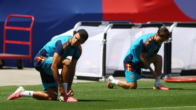 Soccer Football - FIFA World Cup 2026 - Spain Training - Carson Sports Park, Carson, California, U.S. - July 9, 2026 Spain's Rodri during training REUTERS/Hannah Mckay