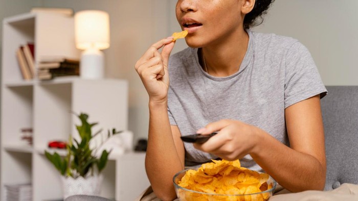 5 Daftar Makanan yang Bisa Membuat Dehidrasi