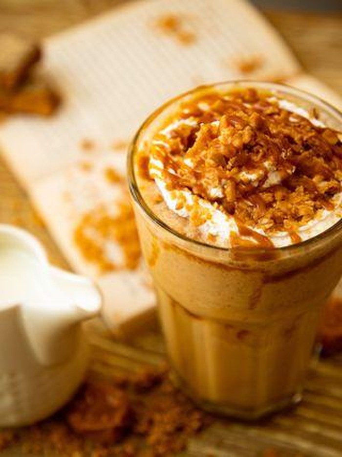 Konsumsi kopi yang terlalu manis dan banyak krimer dapat berkontribusi terhadap penyakit asam urat.