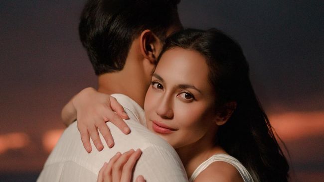 Terpopuler: Potret Terbaru Pevita Pearce dan Suami Asal Malaysia