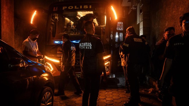 Polisi Kembali Geledah Ruko Terkait Kasus Korupsi TPPU di Jakarta Selatan