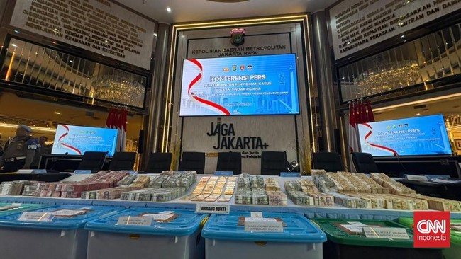 Penyidikan dugaan kasus korupsi batu bara, ASABRI, dan Krakatau Steel di Polda Metro Jaya.