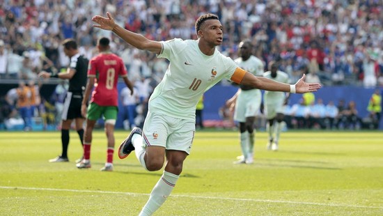 Soccer Football - FIFA World Cup 2026 - Quarter Final - France v Morocco - Boston Stadium, Foxborough, Massachusetts, U.S. - July 9, 2026 France's Kylian Mbappe celebrates scoring their first goal REUTERS/Brian Snyder