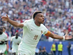 Soccer Football - FIFA World Cup 2026 - Quarter Final - France v Morocco - Boston Stadium, Foxborough, Massachusetts, U.S. - July 9, 2026 France's Kylian Mbappe celebrates scoring their first goal REUTERS/Brian Snyder