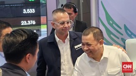 Founder PT Rans Entertainment Indonesia Tbk (RANS) Raffi Ahmad mengungkap pengusaha Andi Syamsuddin Arsyad atau Haji Isam menjadi salah satu pemegang saham perseroan.