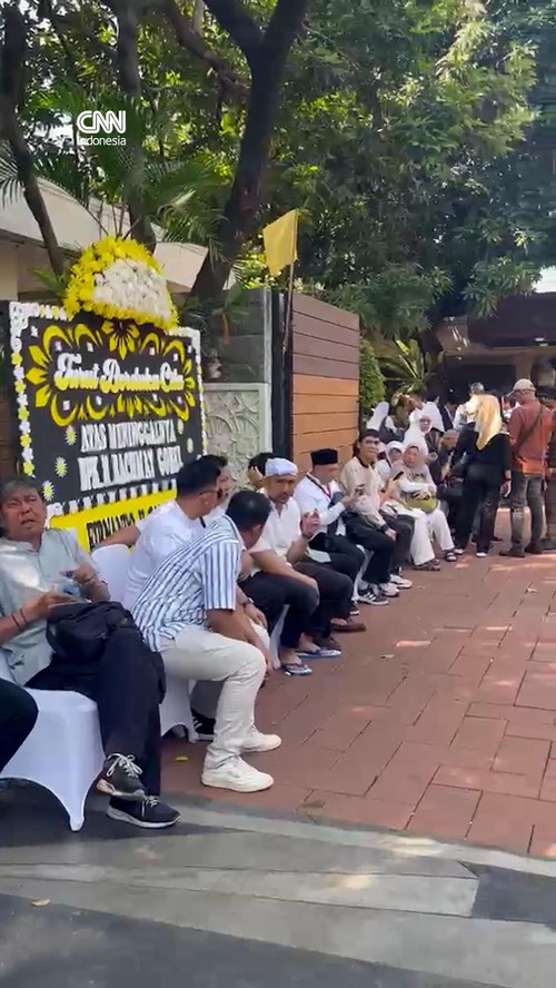 Suasana Rumah Duka Almarhum Rachmat Gobel Jelang Pemakaman
