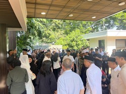 Suasana Terkini Rumah Duka Rachmat Gobel Mulai Dipenuhi Pelayat