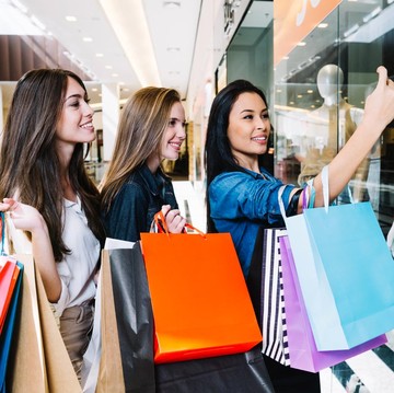 4 Ciri Kepribadian Orang yang Lebih Suka Belanja di Toko Offline Menurut Psikologi