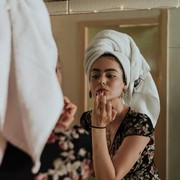 4 Kebiasaan yang Salah saat Eksfoliasi Wajah