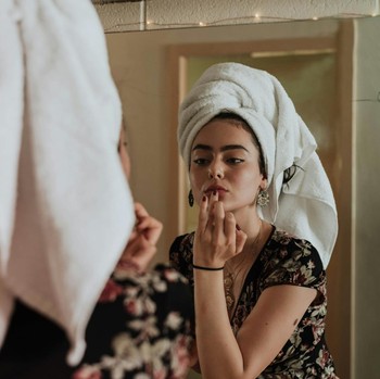 4 Kebiasaan yang Salah saat Eksfoliasi Wajah