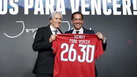 Jorge Jesus diperkenalkan sebagai pelatih baru Portugal oleh FPF setelah berpisah dengan Roberto Martinez, Jumat (10/7).