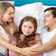 5 Kalimat yang Diucapkan Orang Tua kepada Anak Sebelum Tidur, Simpel tapi Bermakna