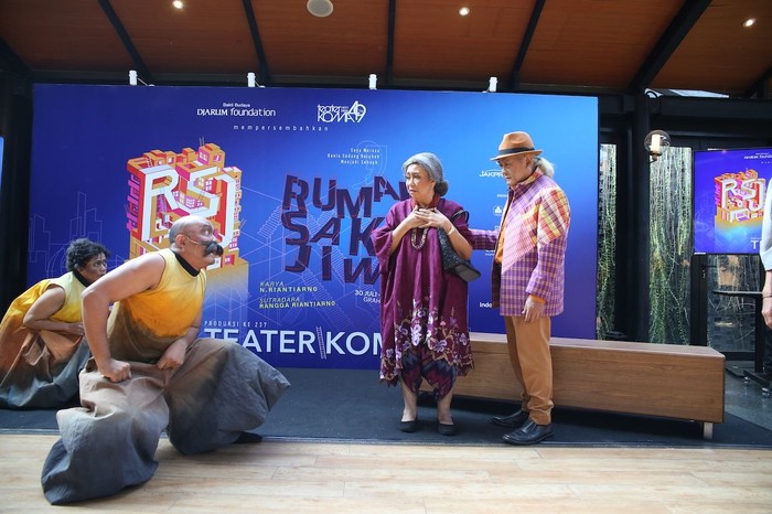 Cuplikan adegan Rumah Sakit Jiwa