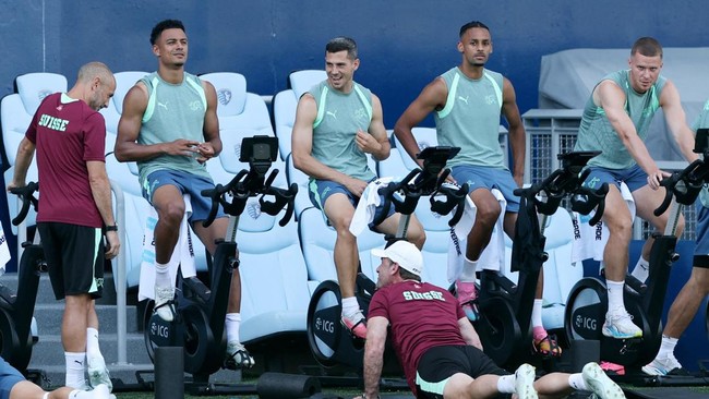 Soccer Football - FIFA World Cup 2026 - Switzerland Training - Sporting KC Stadium, Kansas City, Missouri, U.S. - July 10, 2026 Switzerland's Dan Ndoye, Remo Freuler, Djibril Sow and Nico Elvedi during training REUTERS/Amanda Perobelli