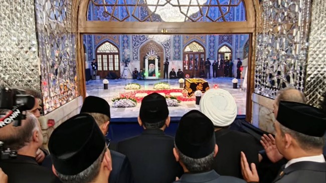 Sejumlah delegasi RI, Menlu Sugiono, Ketua MPR Ahmad Muzani, dan Ketum PBNU Gus Yahya mengunjungi makam Ayatollah Ali Khamenei di Mashhad, Iran.