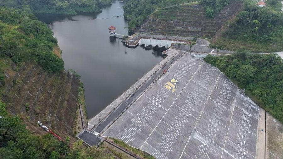 Presiden Prabowo Subianto meresmikan lima waduk nan berjalan di Bendungan Meninting, Kabupaten Lombok Barat, Nusa Tenggara Barat, Jumat (10/7/2026).
