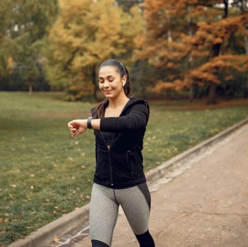 5 Tips Jalan Kaki agar Efektif Membakar Kalori dan Menurunkan Berat Badan