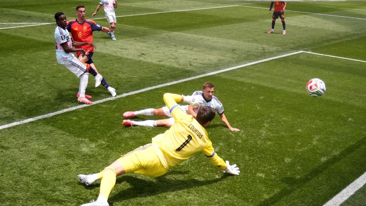 Gol Rebound Fabian Ruiz, Spanyol Unggul 1-0 Menit ke-30