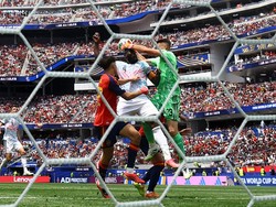 Soccer Football - FIFA World Cup 2026 - Quarter Final - Spain v Belgium - Los Angeles Stadium, Inglewood, California, U.S. - July 10, 2026 Belgium's Romelu Lukaku in action with Spain's Unai Simon and Pau Cubarsi REUTERS/Hannah Mckay