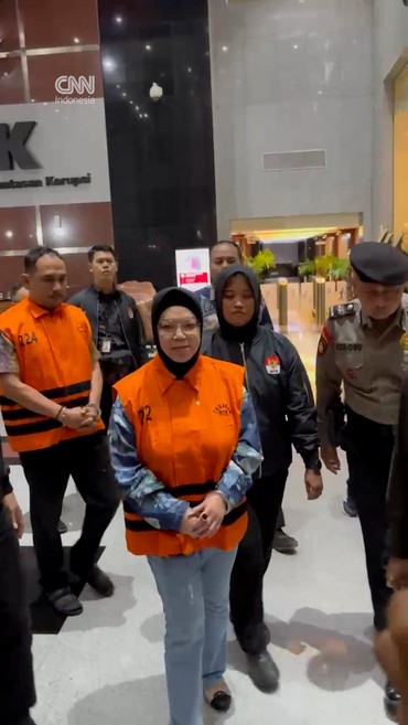 Penampakan Bupati Sukoharjo Etik Suryani Jadi Tahanan KPK
