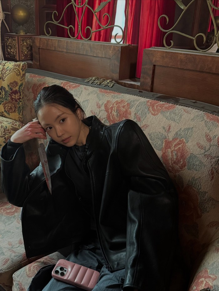 Transformasi aktingnya ini sontak ramai diperbincangkan dan banyak yang menanti aksi yang ditampilkan Son Na Eun. Yuk, saksikan drama Agent Kim Reactivated di Netflix, Beauties!/ Foto: instagram.com/marcellasne_s