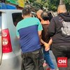 Polisi menangkap seorang pria yang diduga menjadi pelaku serangan acak pakai senjata tajam.