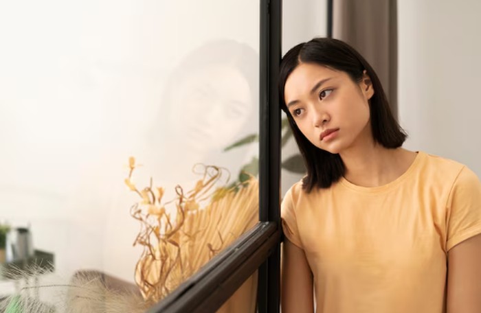 Virgo termasuk zodiak yang mudah overthinking karena memiliki sifat perfeksionis. Mereka sering menetapkan standar terlalu tinggi hingga sulit merasa puas terhadap diri sendiri./ Foto: magnific.com
