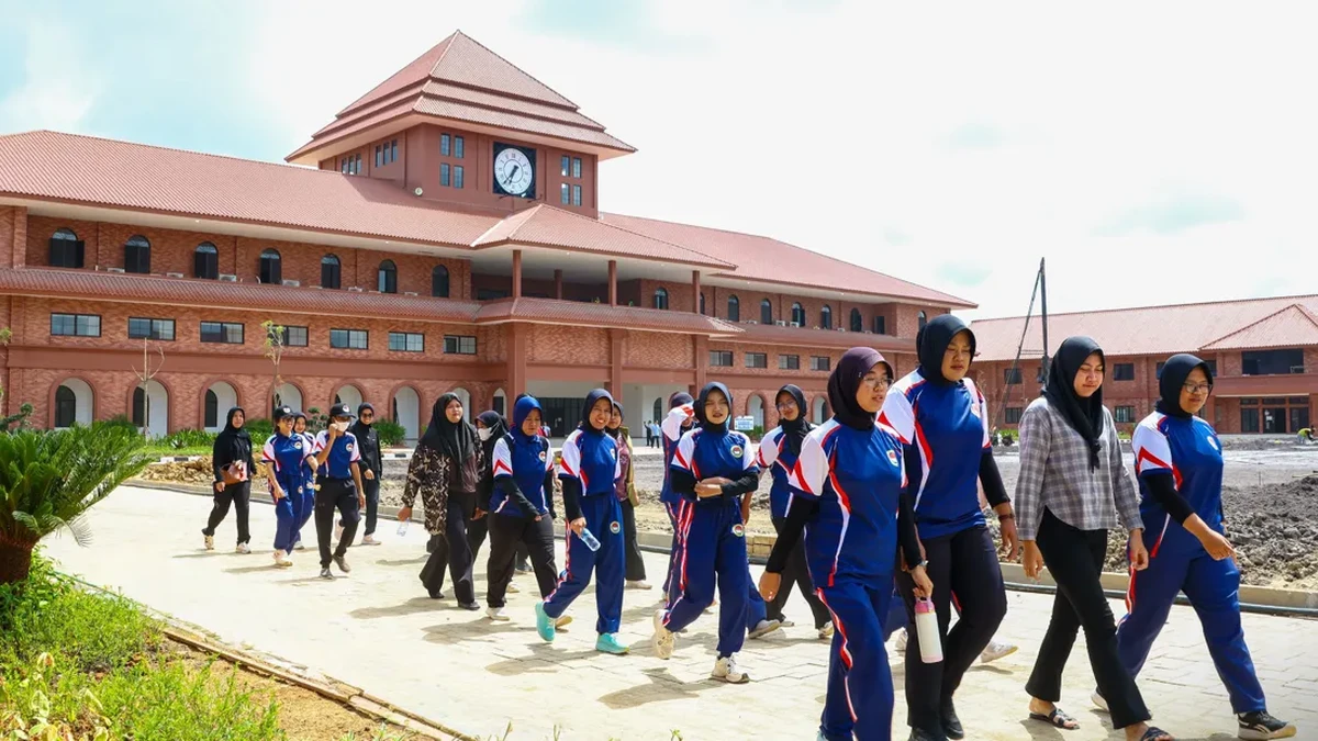 Anggaran Pendidikan Rp820,9 T: Tunjangan Guru-Renovasi 12.000 Sekolah
