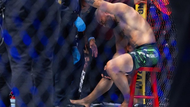 Conor McGregor vs Max Holloway