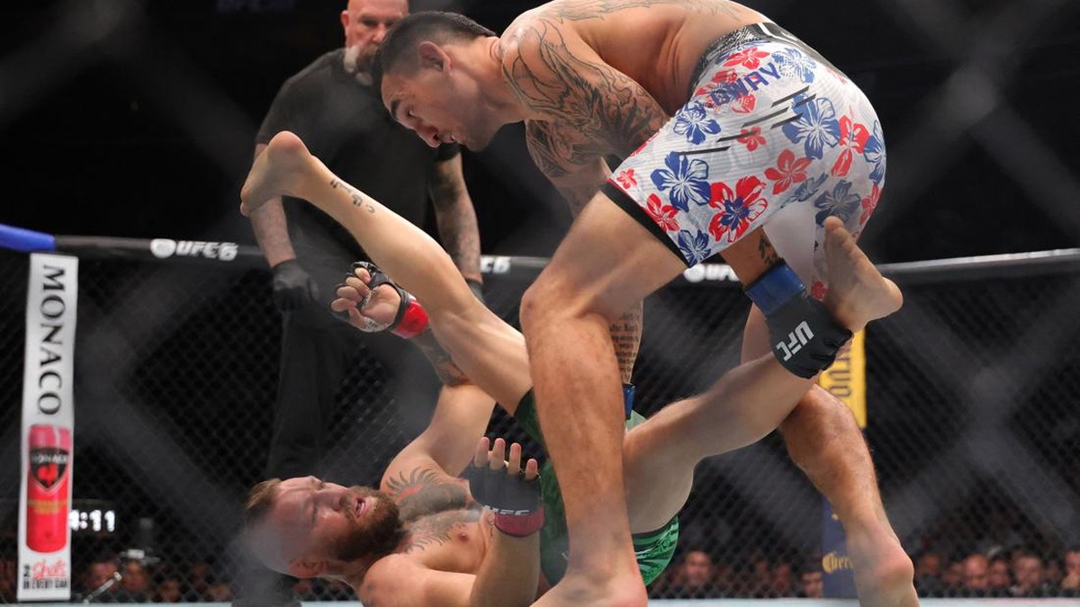 Conor McGregor vs Max Holloway