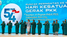 Ketua Umum (Ketum) Tim Penggerak Pemberdayaan dan Kesejahteraan Keluarga (TP PKK) Tri Tito Karnavian saat  acara Puncak Peringatan Hari Kesatuan Gerak (HKG) PKK ke-54 Tahun 2026 di Hotel Claro Makassar, Sulawesi Selatan (Sulsel), Sabtu (11/7/2026).