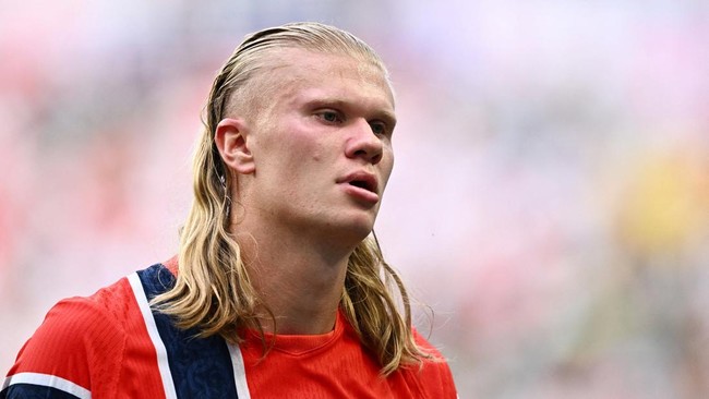Soccer Football - FIFA World Cup 2026 - Quarter Final - Norway v England - Miami Stadium, Miami Gardens, Florida, U.S. - July 11, 2026 Norway's Erling Haaland at half time REUTERS/Dylan Martinez     TPX IMAGES OF THE DAY