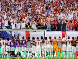 Soccer Football - FIFA World Cup 2026 - Quarter Final - Norway v England - Miami Stadium, Miami Gardens, Florida, U.S. - July 11, 2026
England players celebrate in front of their fans after the match as England qualify for the semi final stage of th
