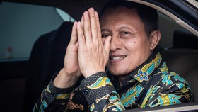 Plt Jaksa Agung Muda Tindak Pidana Khusus (Jampidsus) Rudi Margono memberikan salam usai menghadiri konferensi pers di Kejaksaan Agung, Jakarta, Sabtu (11/7/2026). Jaksa Agung ST Burhanuddin menunjuk Jaksa Agung Muda Pengawasan (Jamwas) Rudi Margono