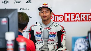 Berita Olahraga Terkini CNN Sport : Hakim Danish Tak Peduli Provokasi Fans Veda Ega di Moto3
