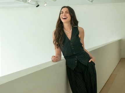 Anne Hathaway Ingin Kedua Anaknya Tumbuh Seperti Tom Holland, Alasannya Curi Perhatian