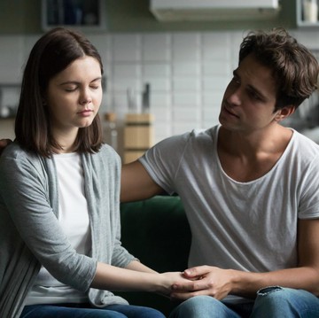 Apa Itu Anxious Attachment Style? Kenali Penyebab, Tanda, dan Cara Mengatasinya Sebelum Merusak Hubungan!
