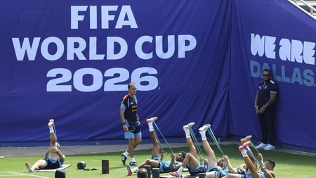 Soccer Football - FIFA World Cup 2026 - Spain Training - Cotton Bowl Stadium, Dallas, Texas, U.S. - July 12, 2026
Spain players stretch during training REUTERS/Kai Pfaffenbach