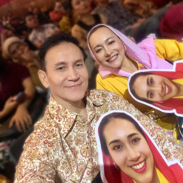 <p>Tak sedikit mantan pasangan artis yang telah berpisah tetap menunjukkan hubungan yang baik demi anak. Hal ini juga dilakukan oleh Marcelino Lefrandt dan Dewi Rezer. (Foto: Instagram @marcelinolefrandt)</p>