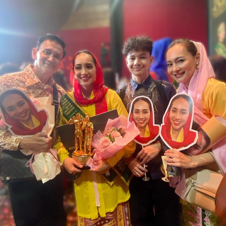 <p>Momen tersebut dibagikan langsung oleh Marcelino melalui beberapa foto yang diunggah di akun Instagram pribadinya. &ldquo;<em>Speechless,</em> enggak bisa berkata-kata bagaimana Tuhan bekerja dalam hidup putri tercintaku. Hanya bisa bersyukur,&rdquo; tulis Marcelino, dikutip dari laman Instagram <em>@marcelinolefrandt,</em> Senin (13/7/2026).&nbsp;(Foto: Instagram @marcelinolefrandt)</p>