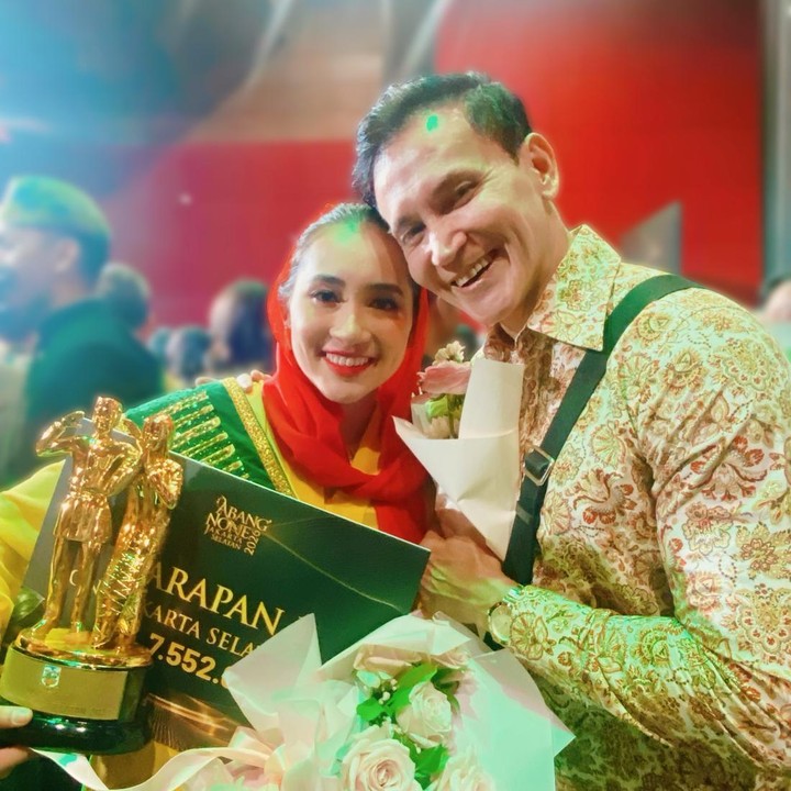 <p>Aktor 51 tahun itu pun memberikan kata-kata menyentuh untuk memberikan putrinya semangat, Bunda. Ia mengunggah fotonya bersama Brinette, disertai dengan caption mengharukan. &ldquo;Sekali lagi Tuhan memberikan &lsquo;buah&rsquo; untuk kerja keras putriku selama 30 hari seleksi pemilihan tahunan Wilayah Jakarta Selatan. Sebagai orang tua hanya bisa mendukung dan mendoakan pilihan putriku utk kontes ini. Bukan menang atau kalah adalah tujuan dr kegiatan, melainkan proses pengalaman pembentukan mental pengetahuan dan fisik selama proses karantina lah yg terpenting,&rdquo; tulis Marcelino.&nbsp;(Foto: Instagram @marcelinolefrandt)</p>