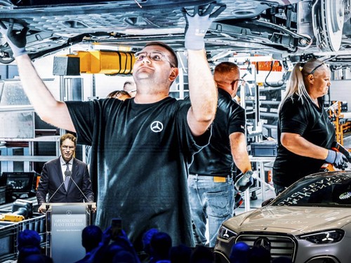 The assembly line and new electric Mercedes-Benz C models are seen during the opening of the expanded factory in Kecskemet, Hungary, July 13, 2026. REUTERS/Marton Monus